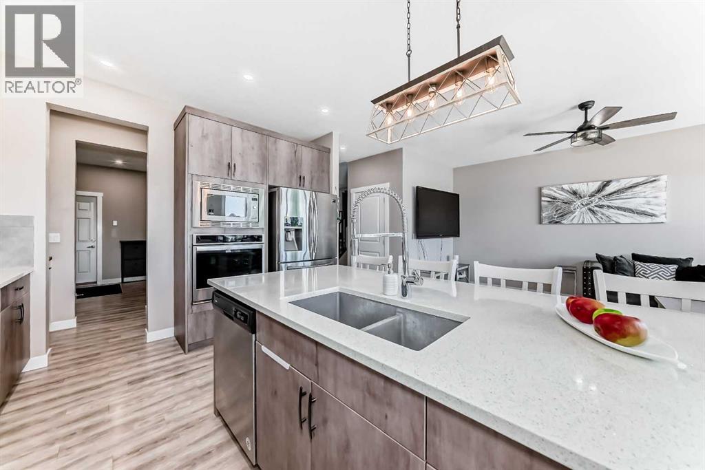 Property at 13 Cranbrook Cove SE image 5