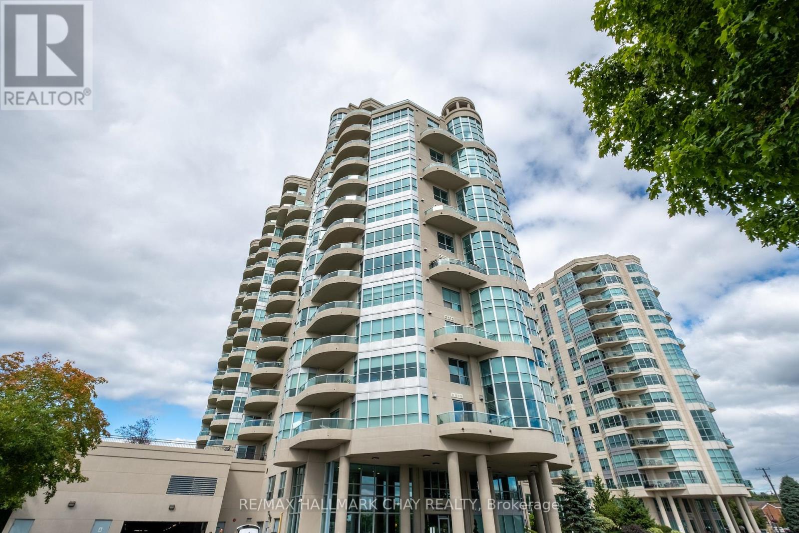 310 - 2 TORONTO STREET, Barrie, Ontario