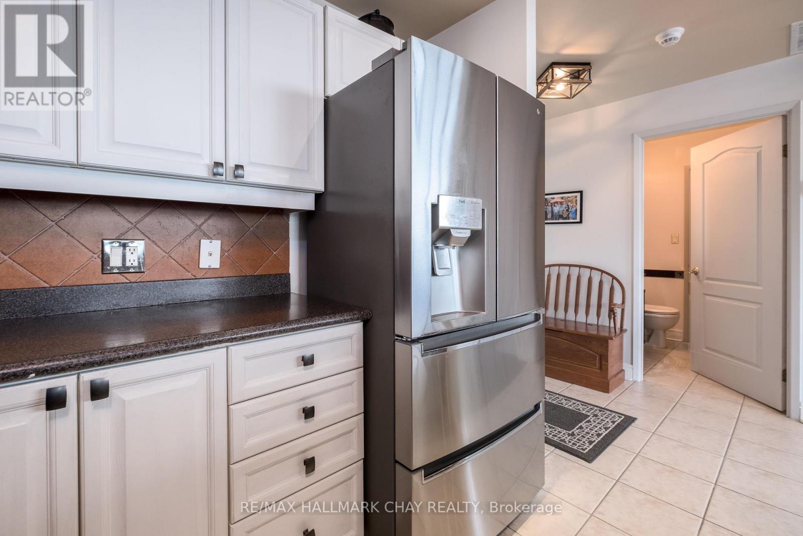 310 - 2 Toronto Street, Barrie, Ontario  L4N 9R2 - Photo 26 - S12361092