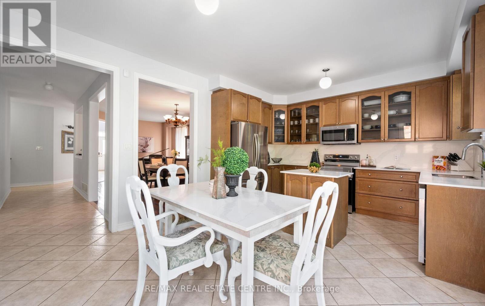 105 Olivia Marie Road, Brampton, Ontario  L6Y 0N1 - Photo 19 - W12372313