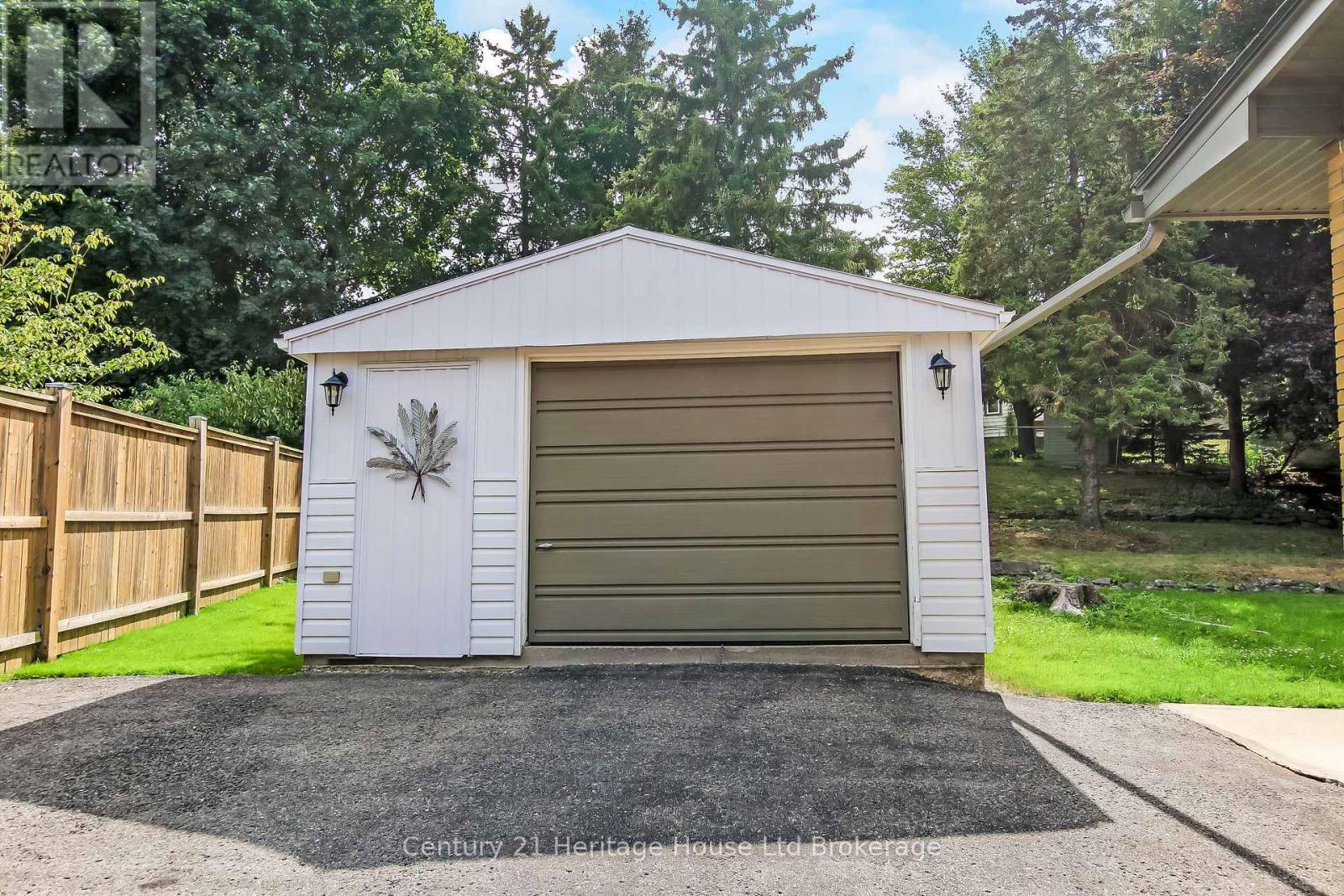 85 North Park Crescent, Woodstock, Ontario  N4S 7M1 - Photo 3 - X12371152