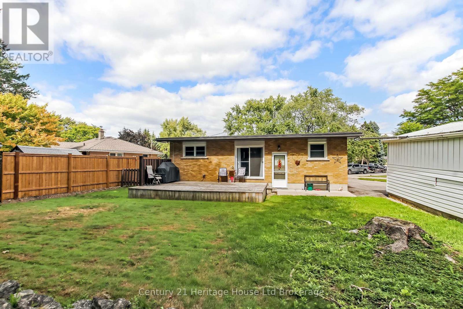 85 North Park Crescent, Woodstock, Ontario  N4S 7M1 - Photo 4 - X12371152