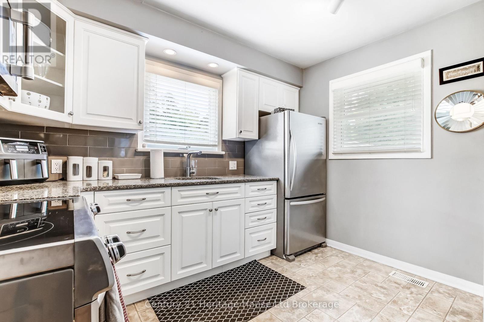 85 North Park Crescent, Woodstock, Ontario  N4S 7M1 - Photo 5 - X12371152