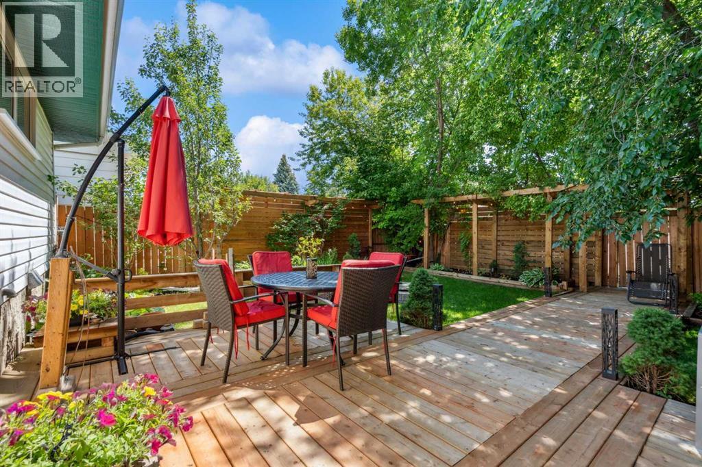 Property at 343 Canterbury Drive SW image 5