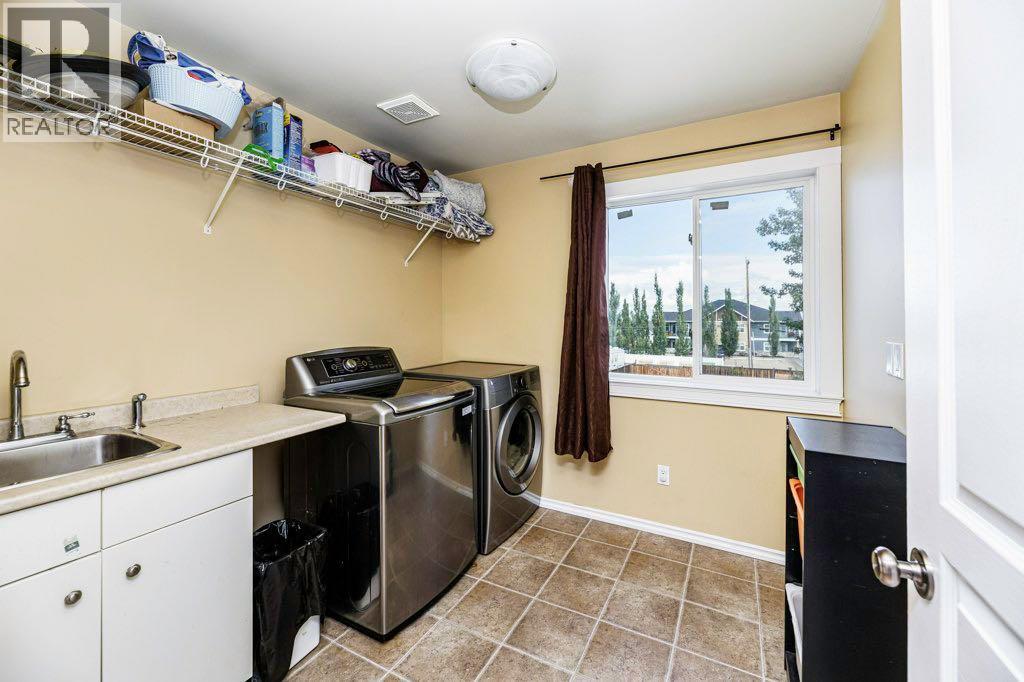 4922 College Avenue, Lacombe, Alberta  T4L 1Z2 - Photo 39 - A2242834