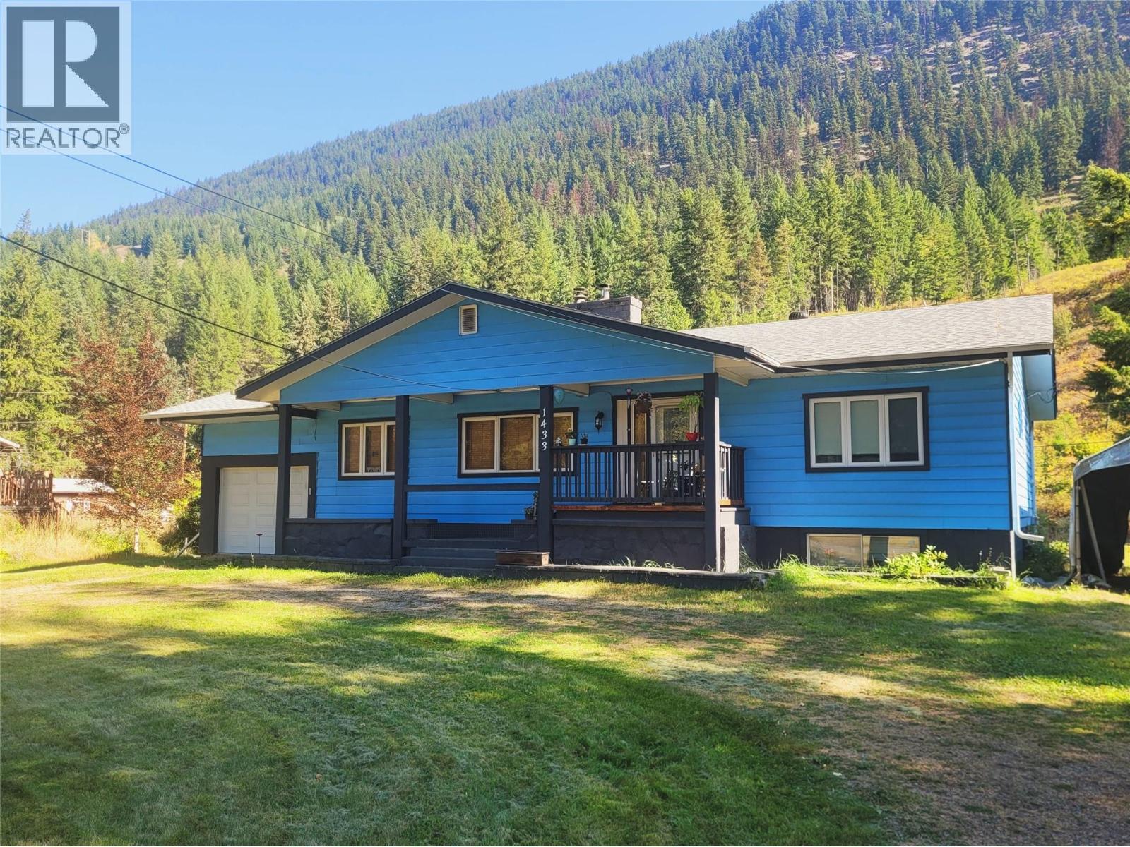 1433 Davy Road, Clearwater, British Columbia  V0E 1N1 - Photo 2 - 10339312
