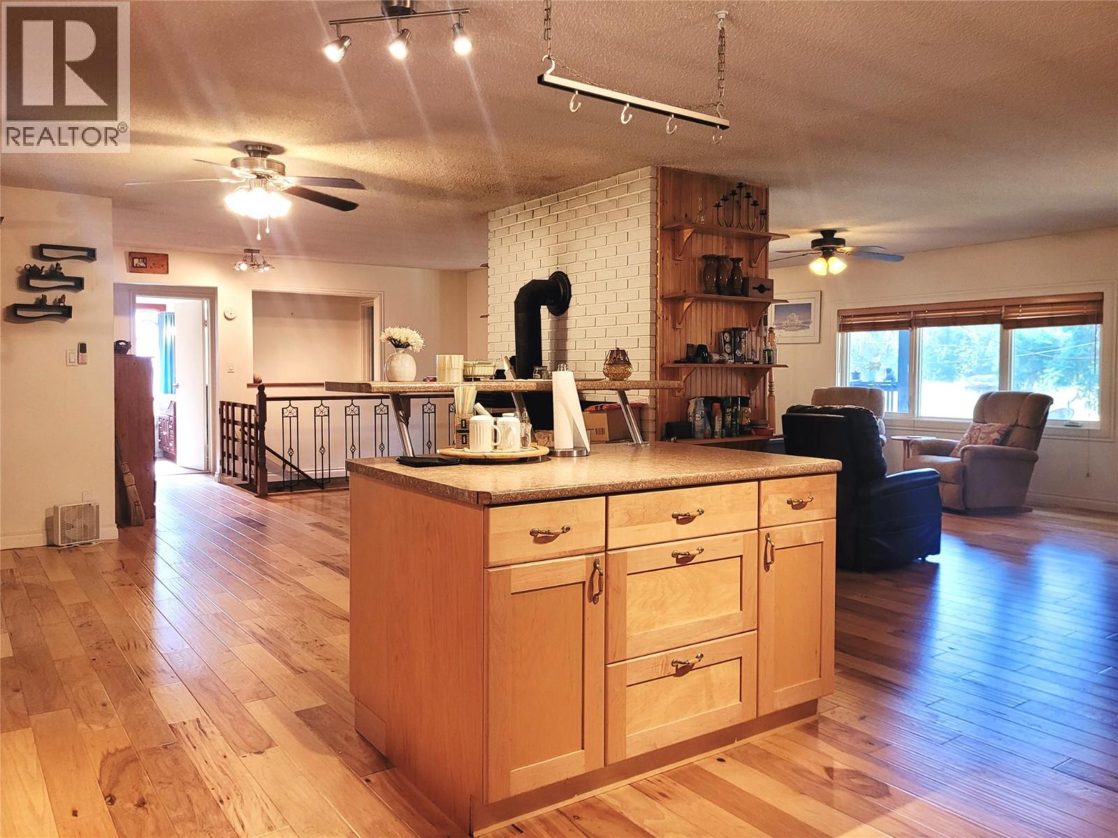 1433 Davy Road, Clearwater, British Columbia  V0E 1N1 - Photo 5 - 10339312
