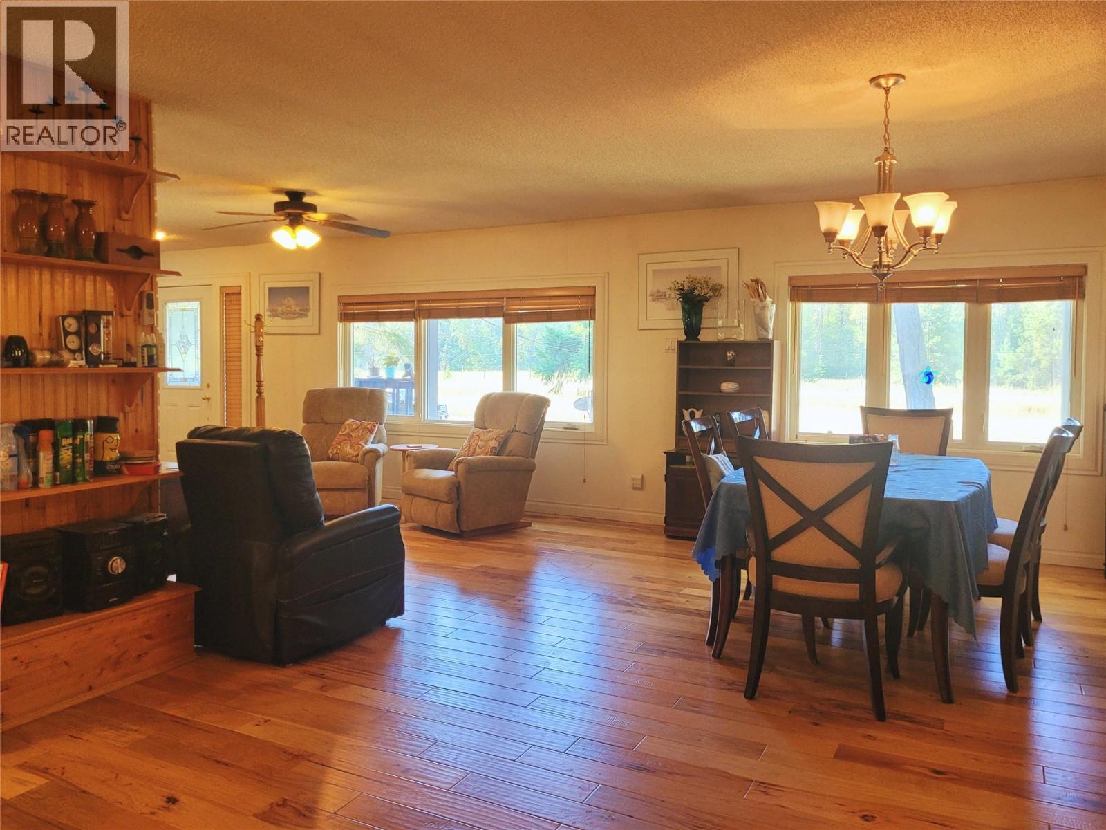 1433 Davy Road, Clearwater, British Columbia  V0E 1N1 - Photo 6 - 10339312