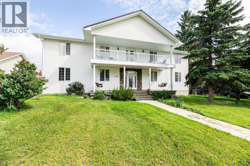 4922 College Avenue, Lacombe, Alberta  T4L 1Z2 - Photo 3 - A2242834