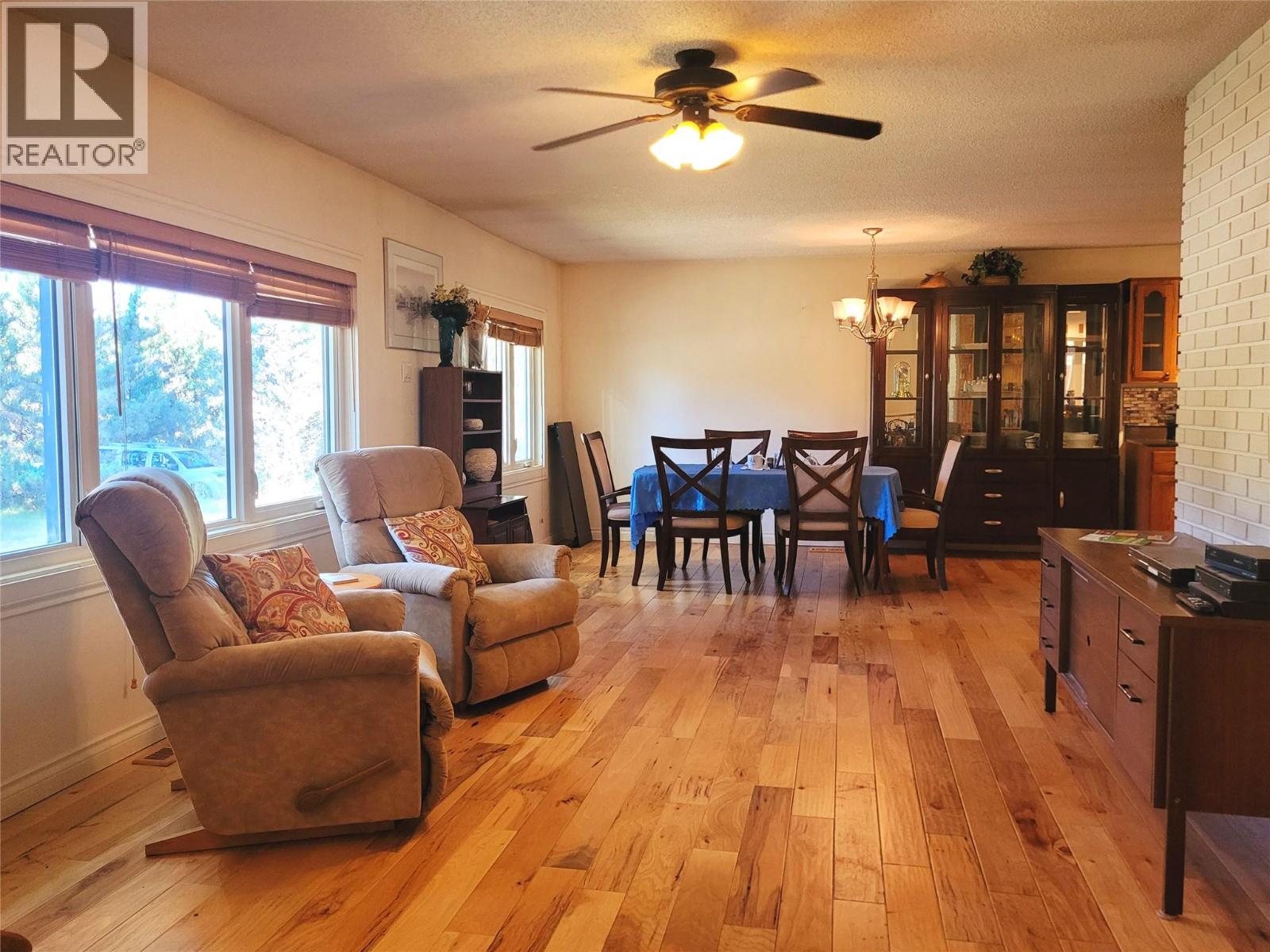 1433 Davy Road, Clearwater, British Columbia  V0E 1N1 - Photo 8 - 10339312