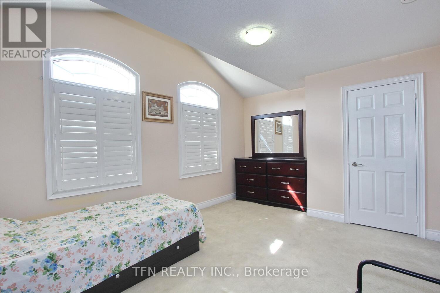 1 Beacon Hill Drive, Brampton, Ontario  L6X 0V6 - Photo 38 - W12372336