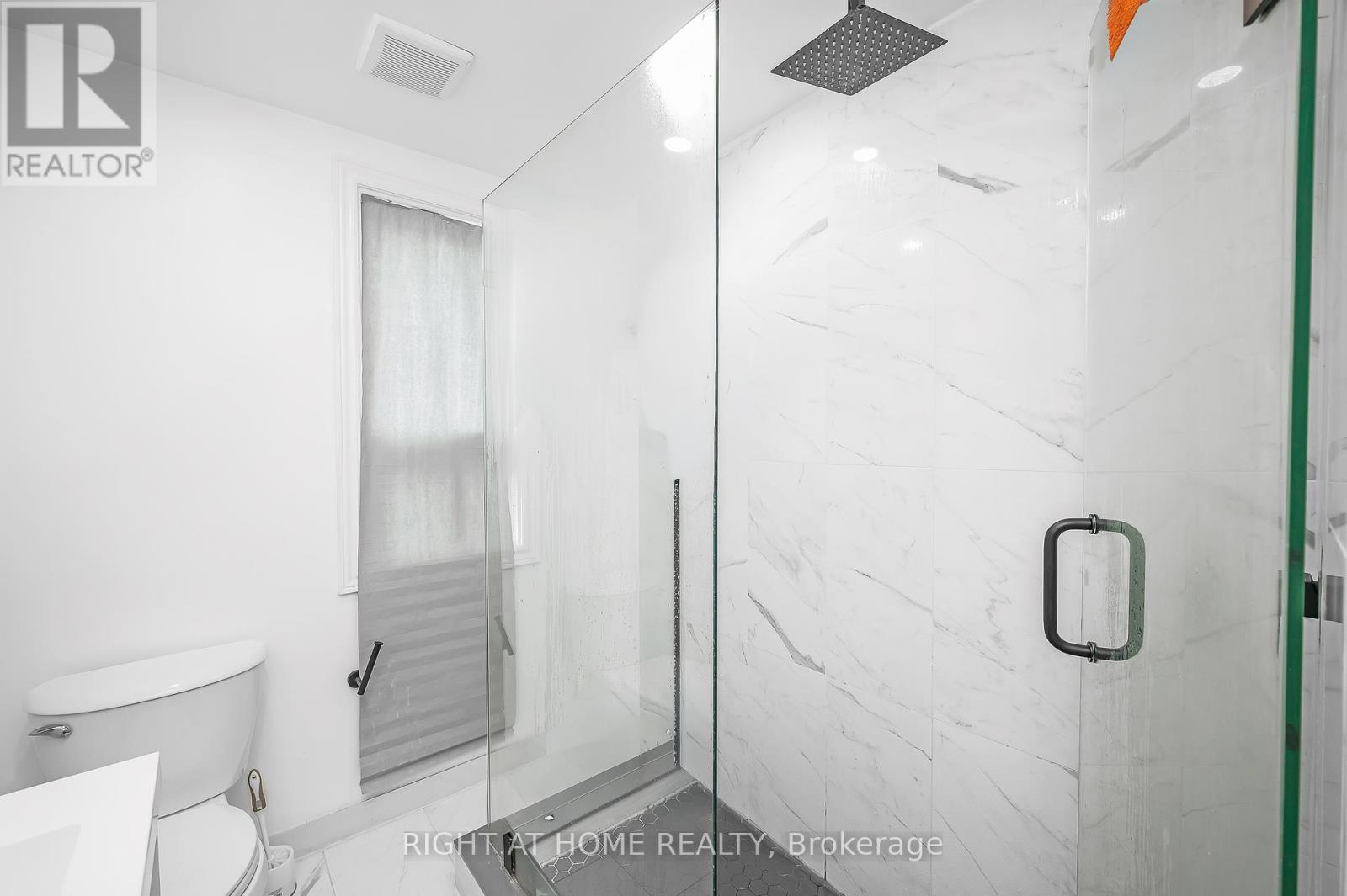 18 Huntley Street, Hamilton, Ontario  L8L 5X7 - Photo 22 - X12372323