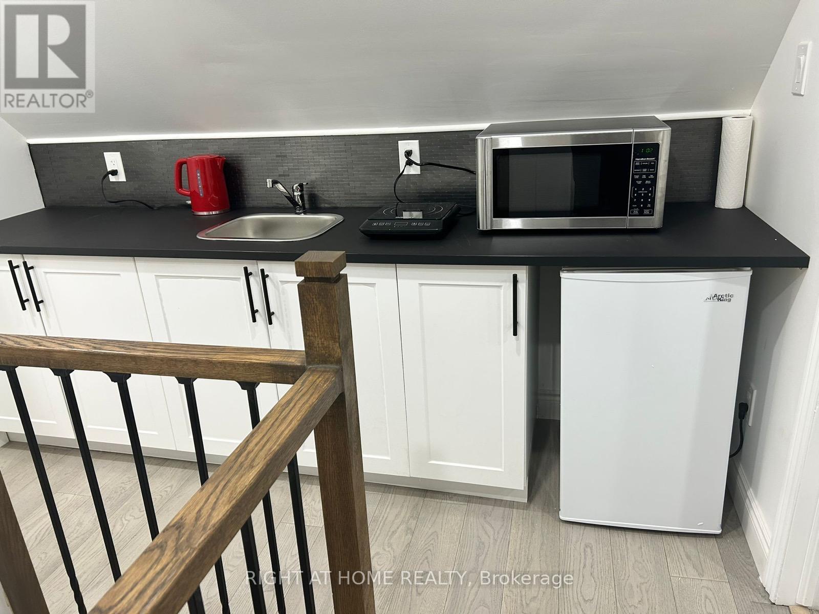 18 Huntley Street, Hamilton, Ontario  L8L 5X7 - Photo 27 - X12372323