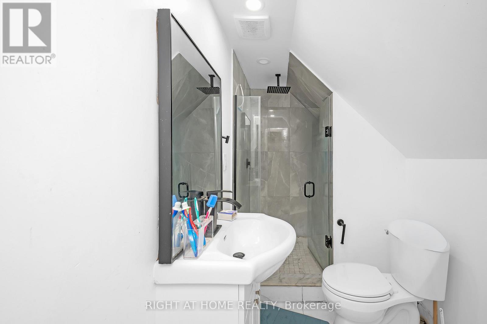 18 Huntley Street, Hamilton, Ontario  L8L 5X7 - Photo 28 - X12372323