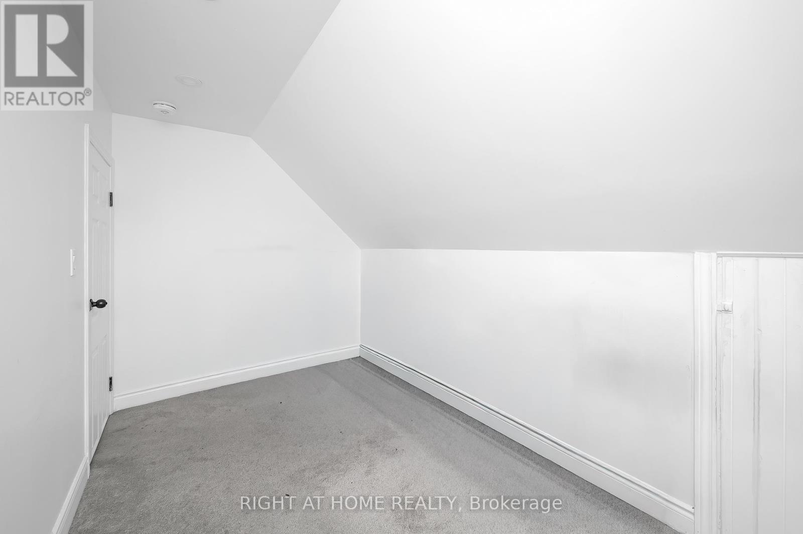 18 Huntley Street, Hamilton, Ontario  L8L 5X7 - Photo 29 - X12372323