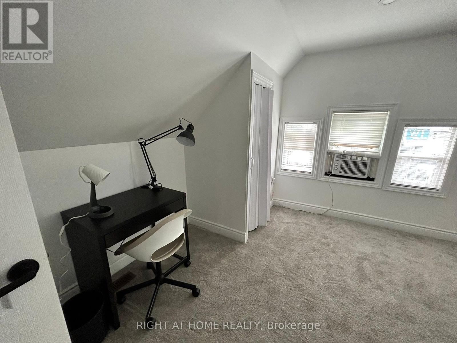 18 Huntley Street, Hamilton, Ontario  L8L 5X7 - Photo 32 - X12372323