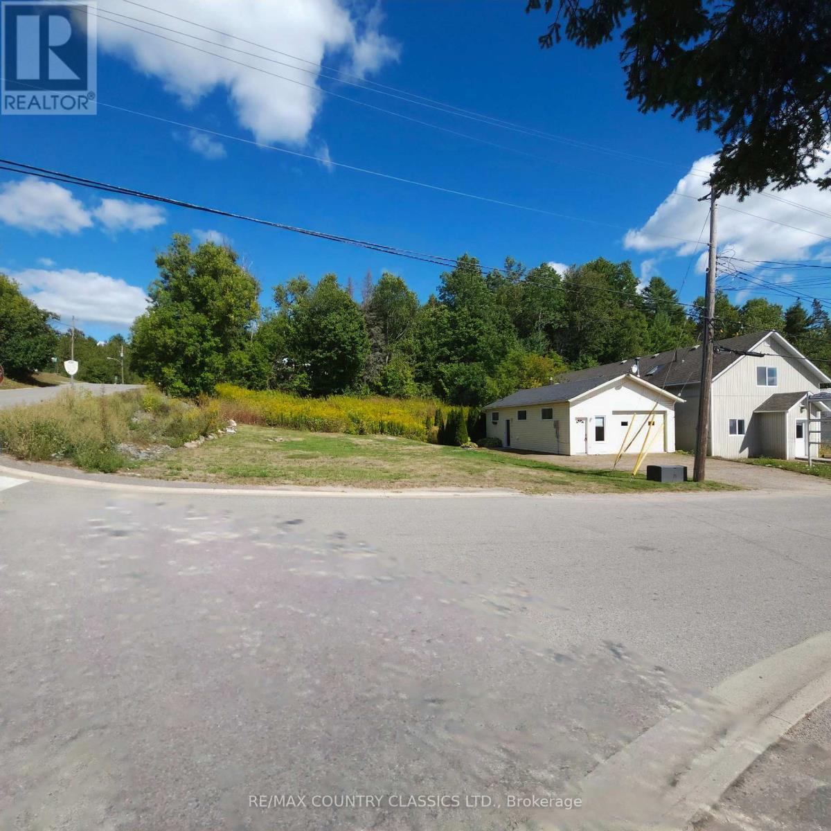 71 & 73 Cleak Avenue, Bancroft, Ontario  K0L 1C0 - Photo 11 - X12368809