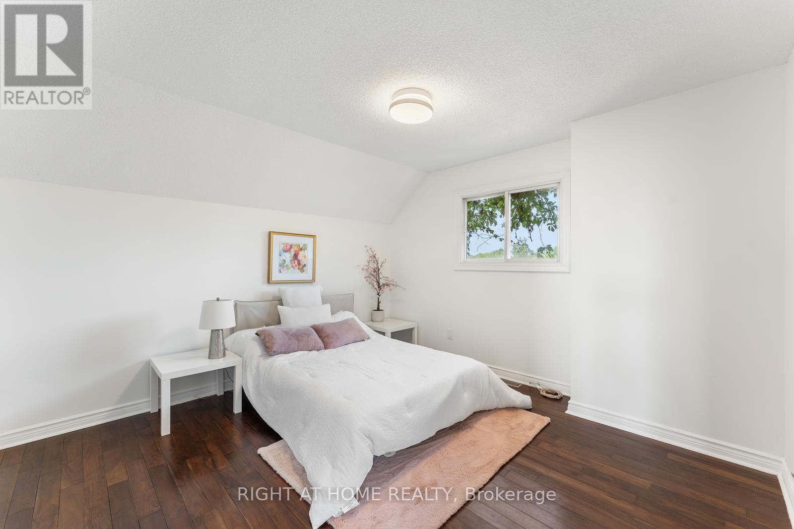 ROOM H - 1186 GLENASHTON DRIVE, Oakville, Ontario