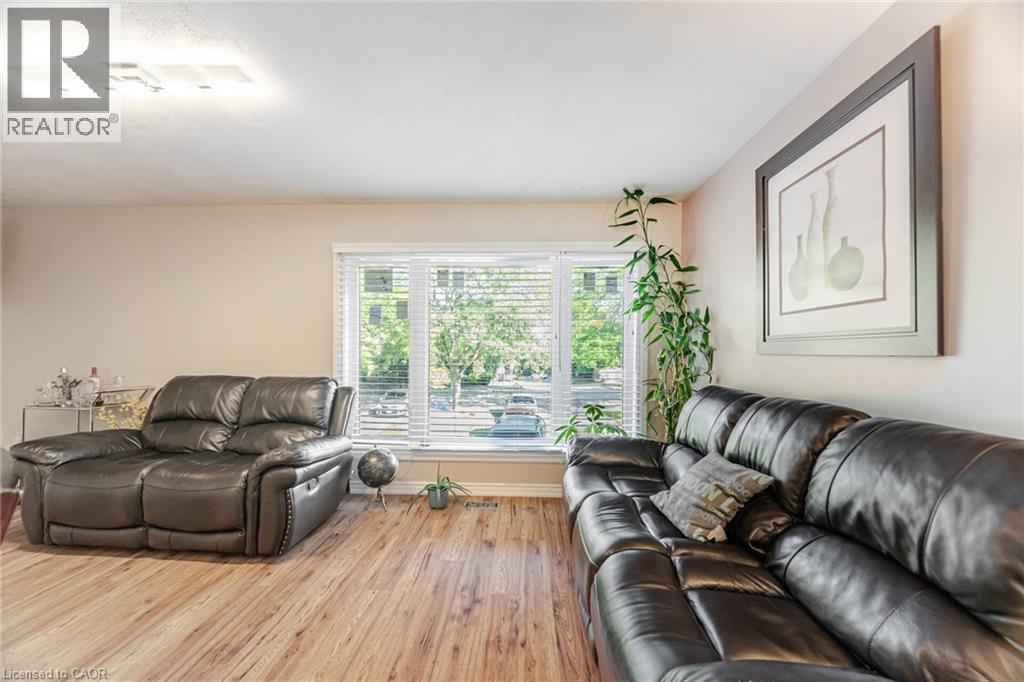1021 Falgarwood Drive, Oakville, Ontario  L6H 1N7 - Photo 5 - 40764886