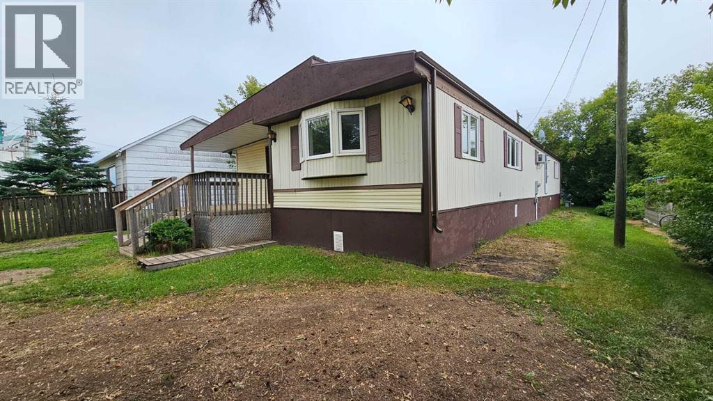 112 3 Avenue, Alliance, Alberta  T0B 0A0 - Photo 2 - A2238932