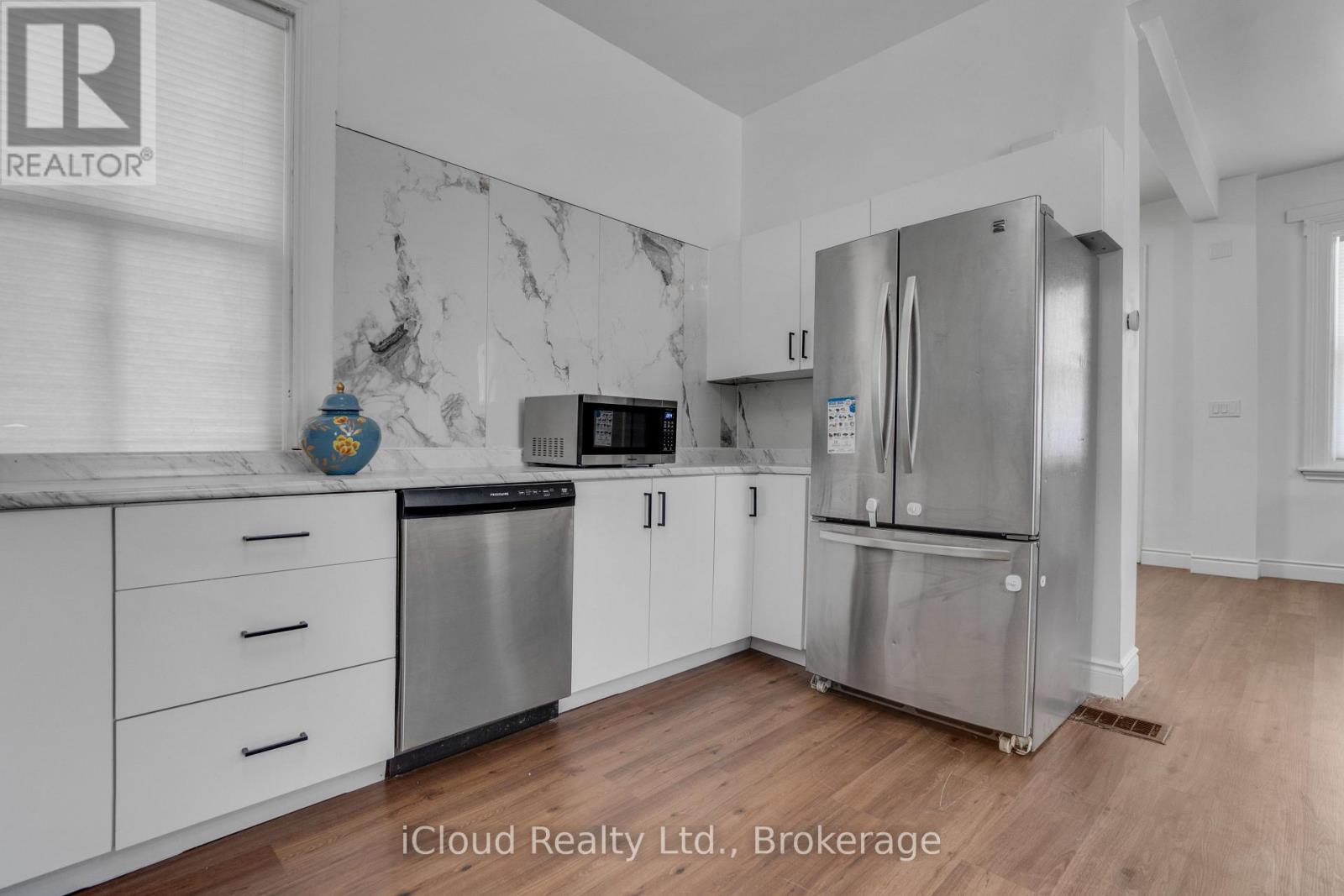 368 Simcoe Street, London East, Ontario  N6B 1J7 - Photo 19 - X12372355