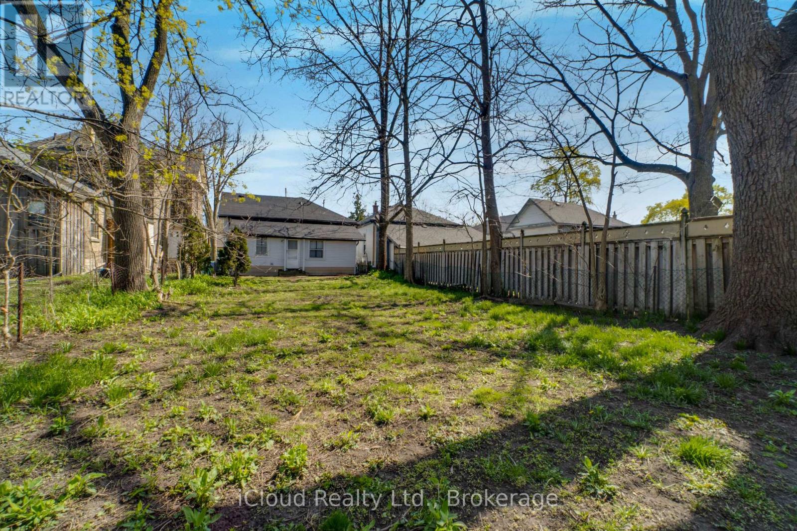 368 Simcoe Street, London East, Ontario  N6B 1J7 - Photo 40 - X12372355