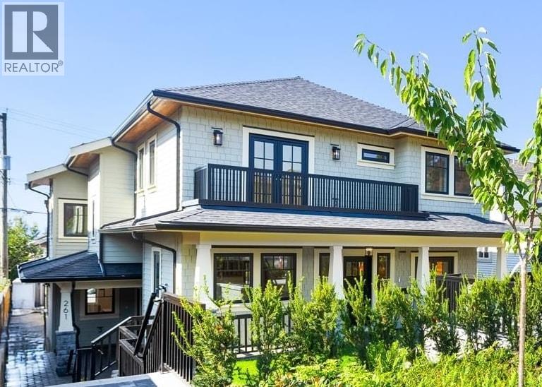 261 W 6TH STREET, North Vancouver, British Columbia