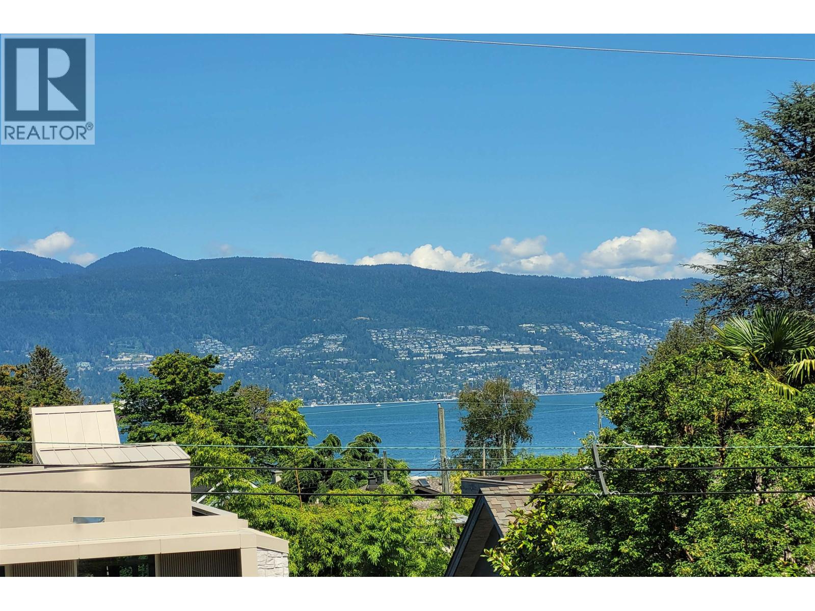 4528 LANGARA AVENUE, Vancouver