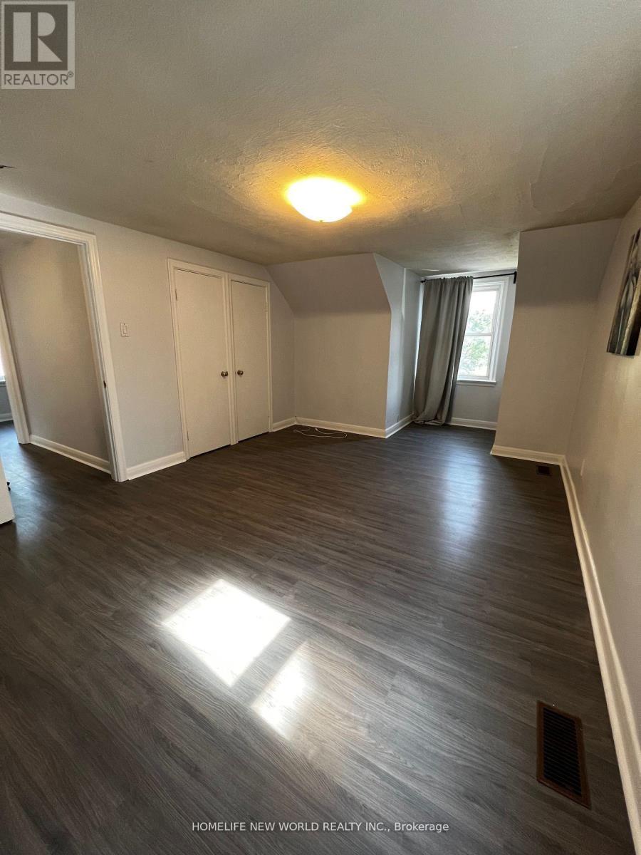 Main - 218 Finch Avenue E, Toronto, Ontario  M2N 4R9 - Photo 14 - C12372397