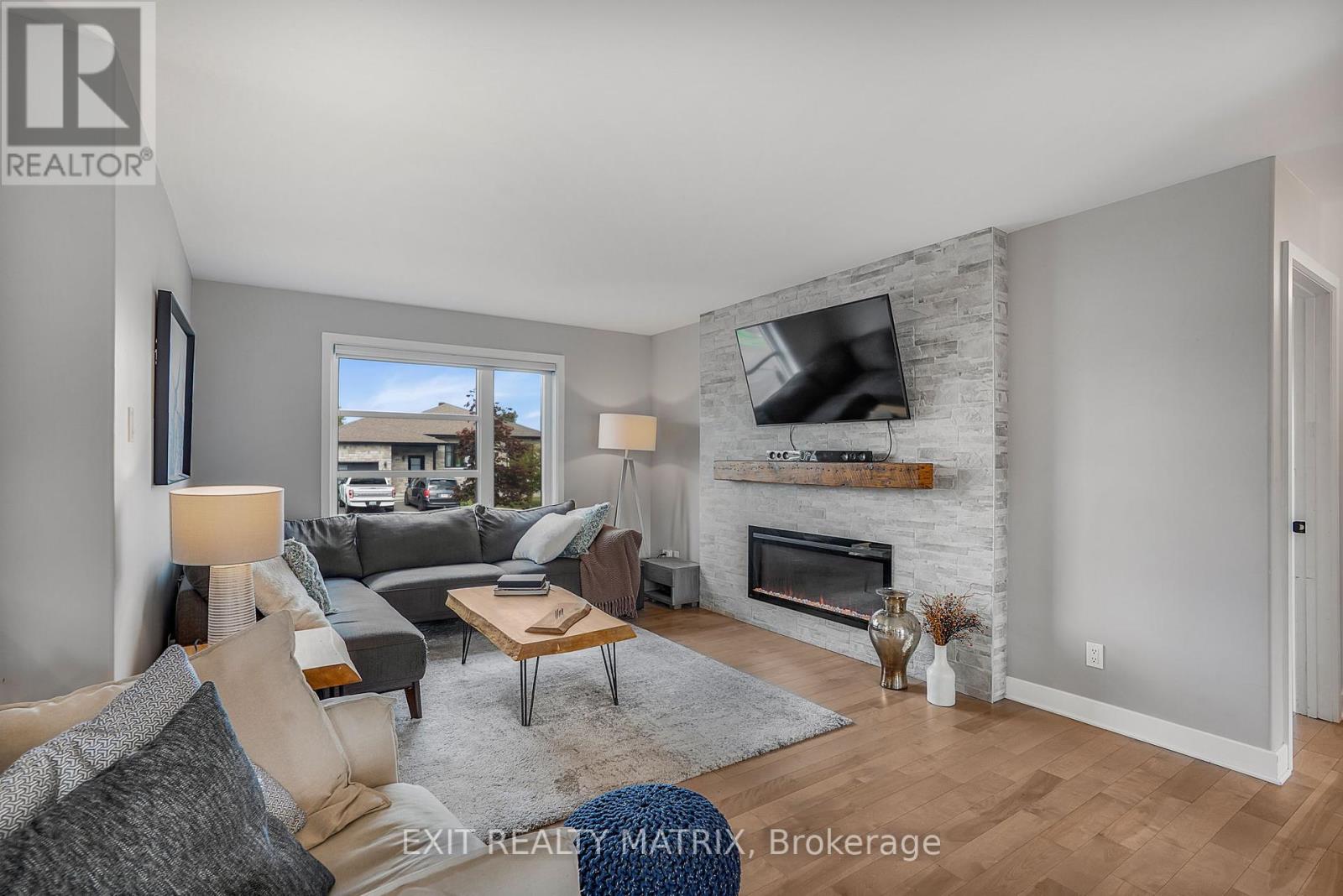 681 Roxane Crescent, Hawkesbury, Ontario  K6A 3W9 - Photo 11 - X12372400