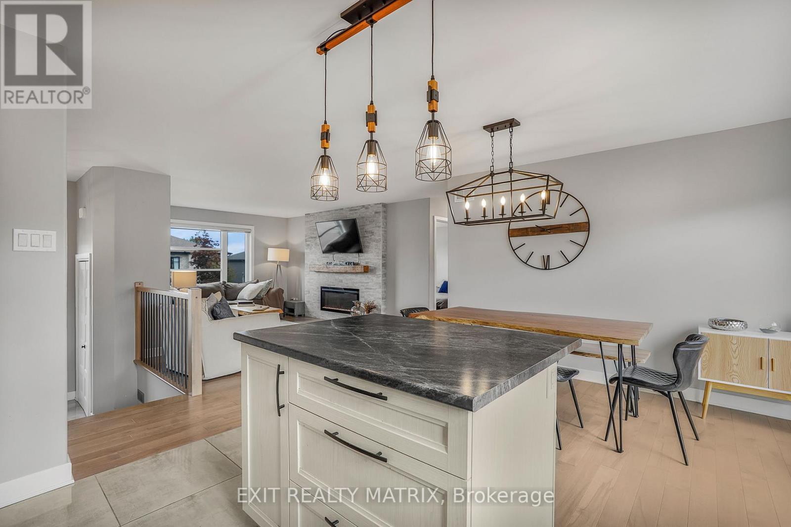 681 Roxane Crescent, Hawkesbury, Ontario  K6A 3W9 - Photo 6 - X12372400