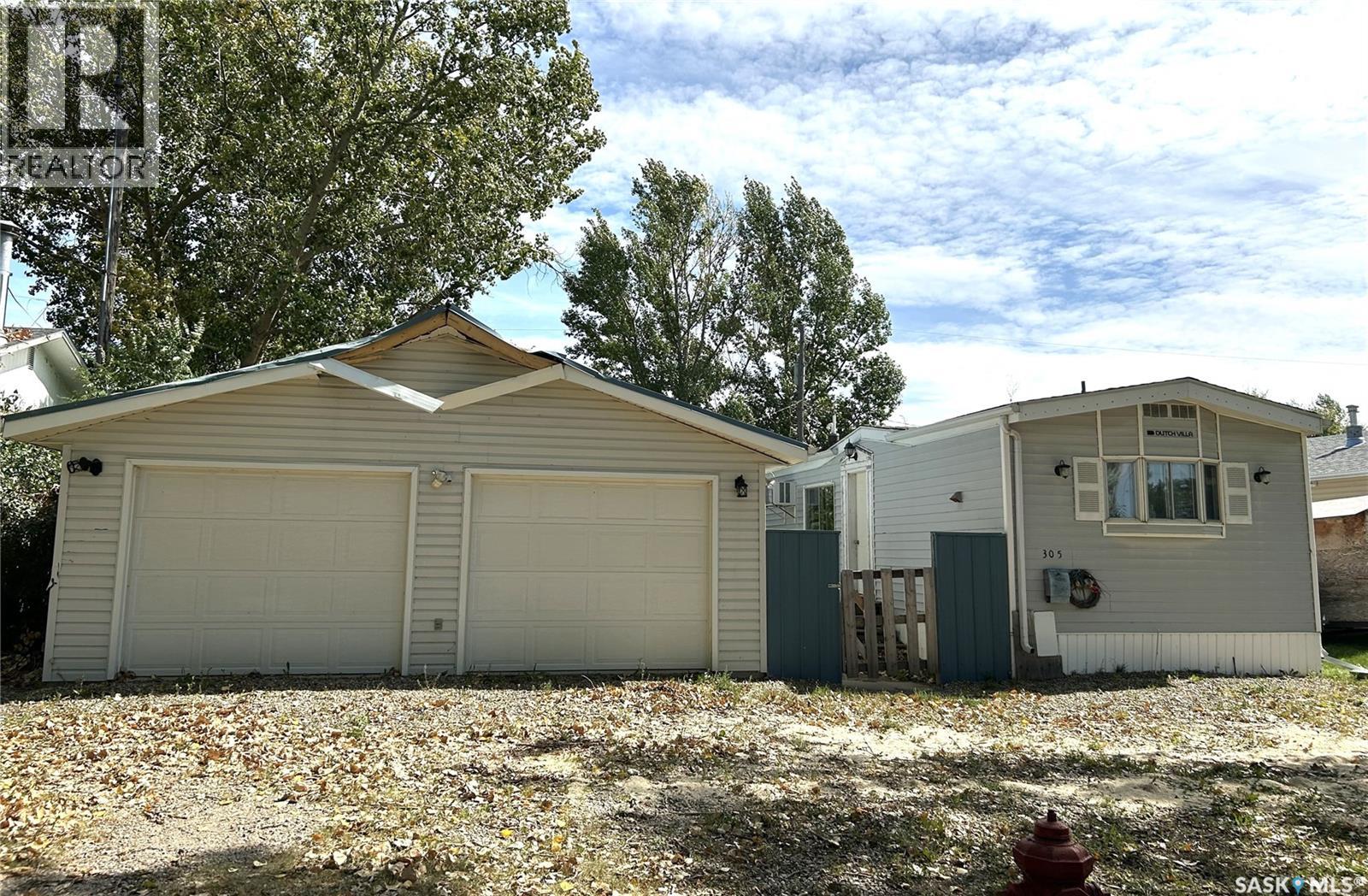 305 Eisenhower Street, Midale, Saskatchewan  S0C 1S0 - Photo 1 - SK017082