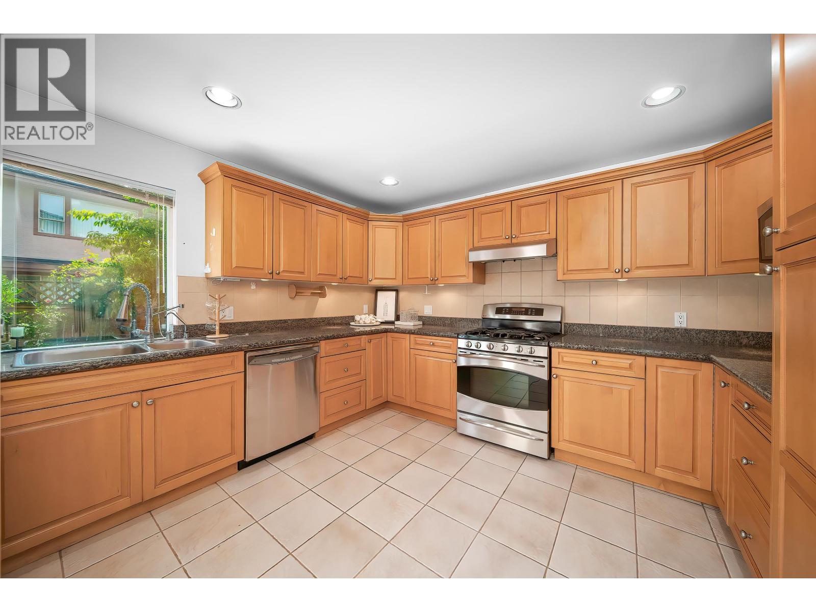 5619 Hankin Drive, Richmond, British Columbia  V7C 5N5 - Photo 5 - R3013732