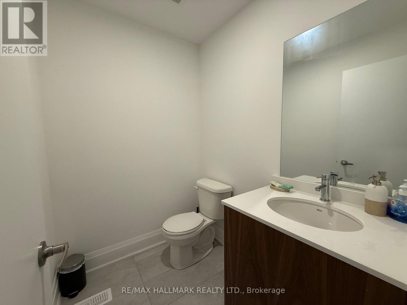 Upper - 14 Persica Street, Richmond Hill, Ontario  L4E 1L3 - Photo 20 - N12372402