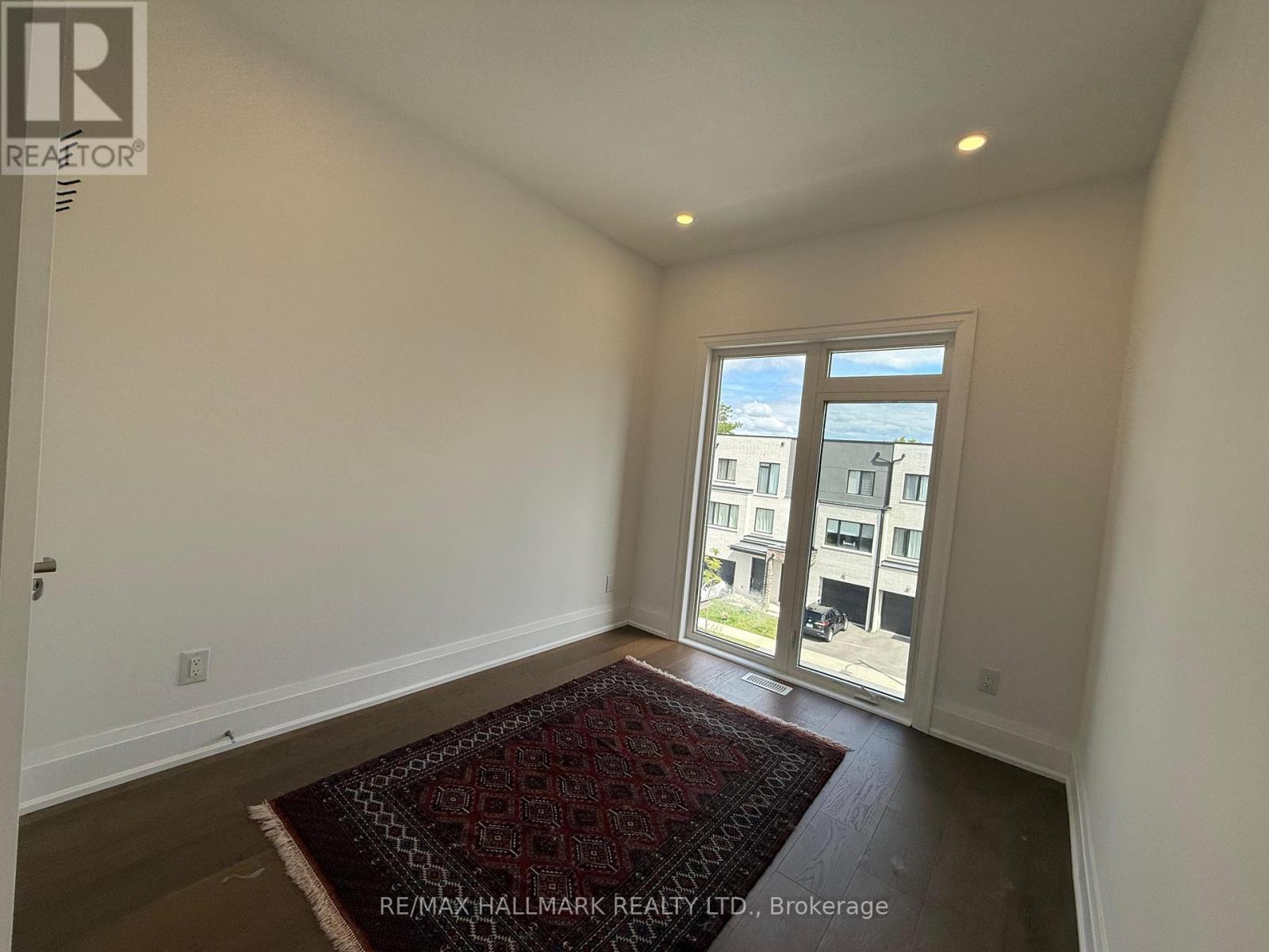 Upper - 14 Persica Street, Richmond Hill, Ontario  L4E 1L3 - Photo 8 - N12372402