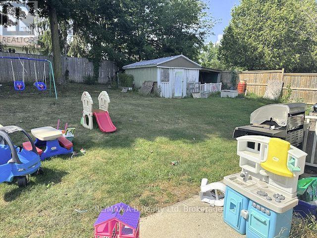 19 Coleman Street, Huron East, Ontario  N0K 1W0 - Photo 3 - X12343915