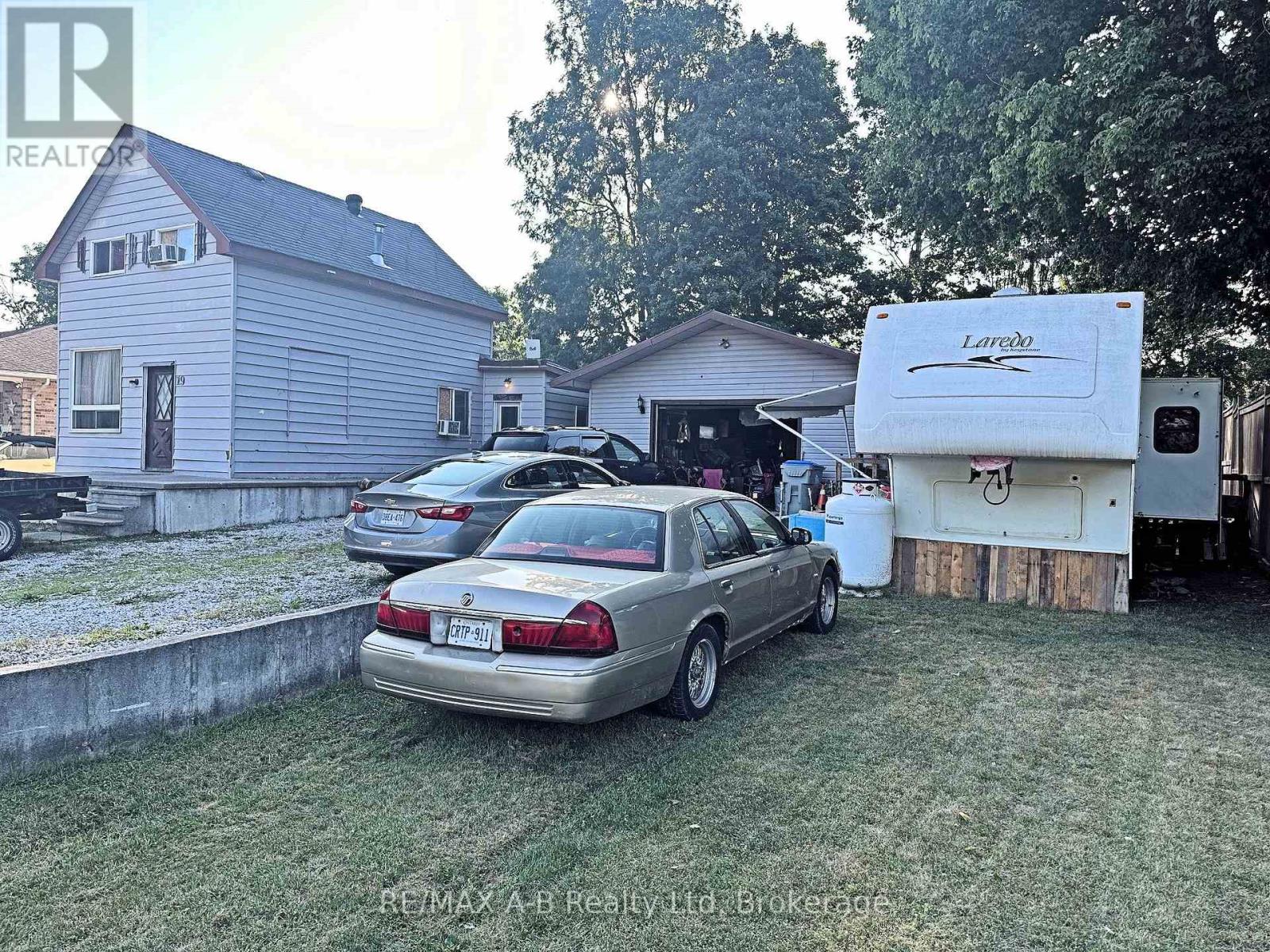 19 Coleman Street, Huron East, Ontario  N0K 1W0 - Photo 1 - X12343915