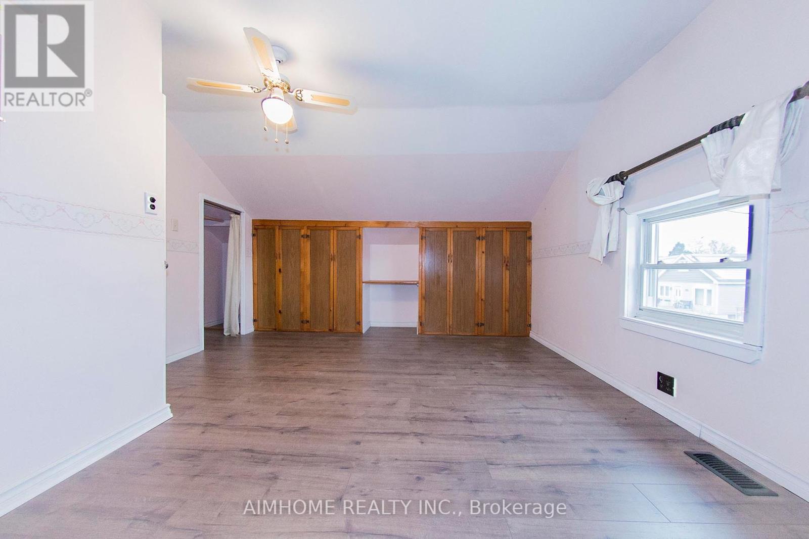 160 Ivon Avenue, Hamilton, Ontario  L8H 5S8 - Photo 17 - X12372405