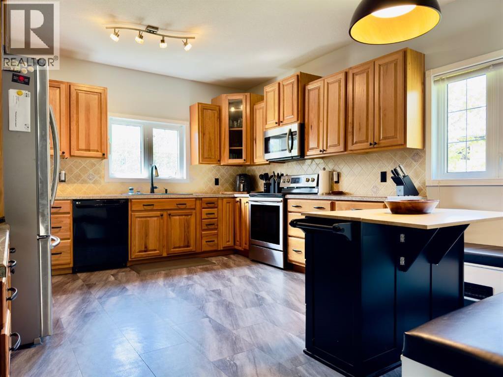 21329 27 Avenue, Bellevue, Alberta  T0K 0C0 - Photo 12 - A2224451