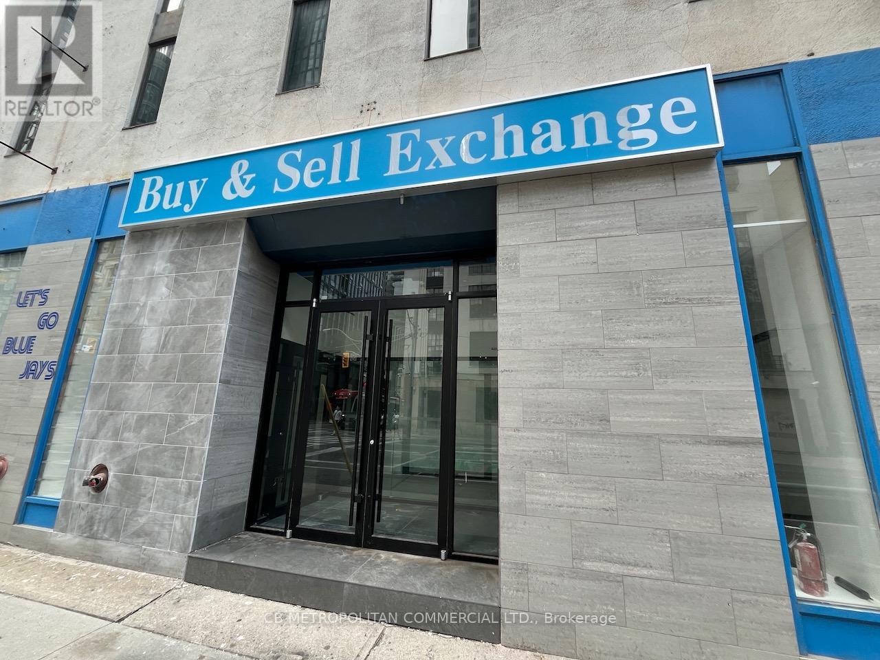 107 CHURCH STREET, Toronto, Ontario