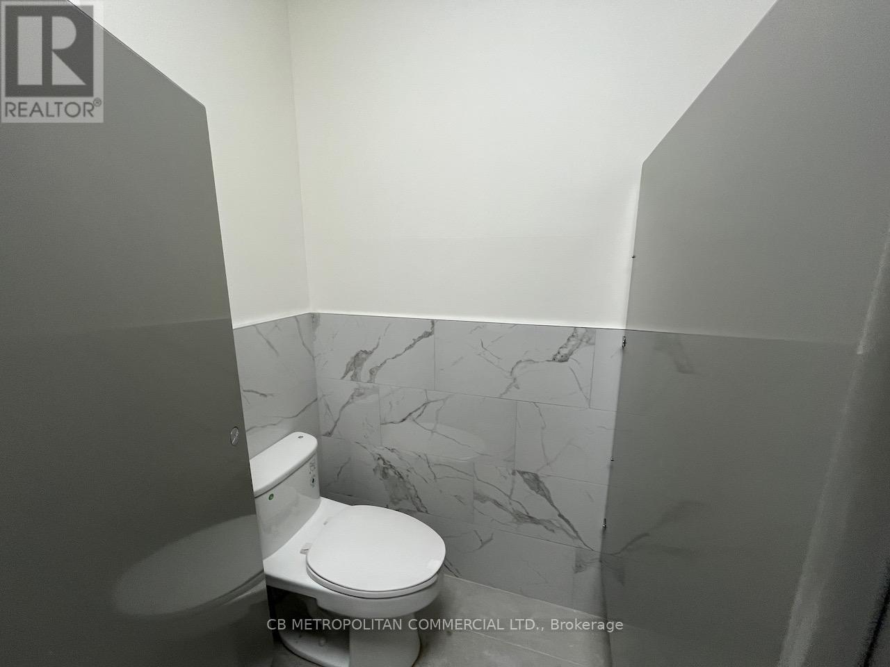 107 Church Street, Toronto, Ontario  M5C 2G5 - Photo 4 - C12372422