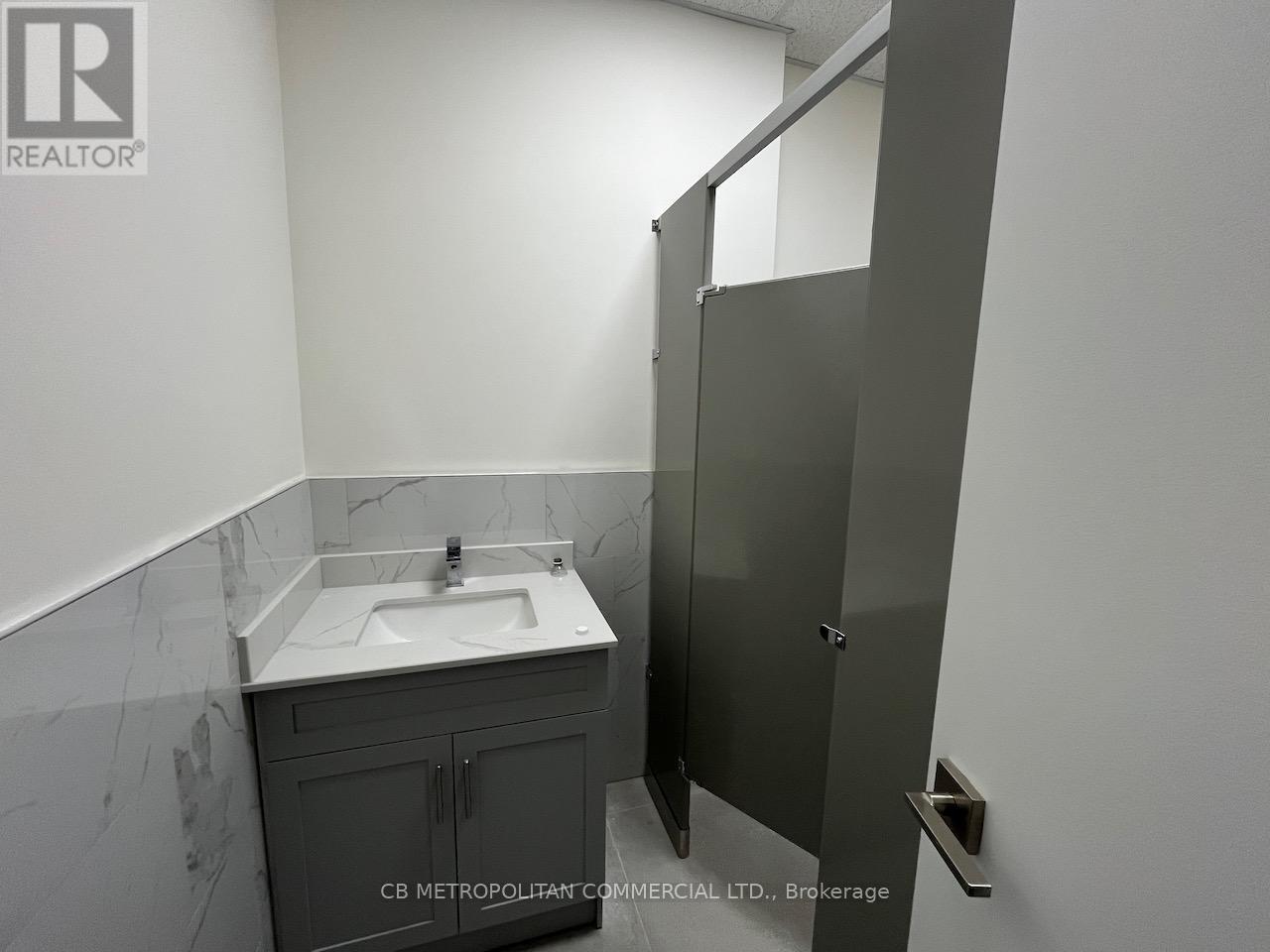 107 Church Street, Toronto, Ontario  M5C 2G5 - Photo 5 - C12372422