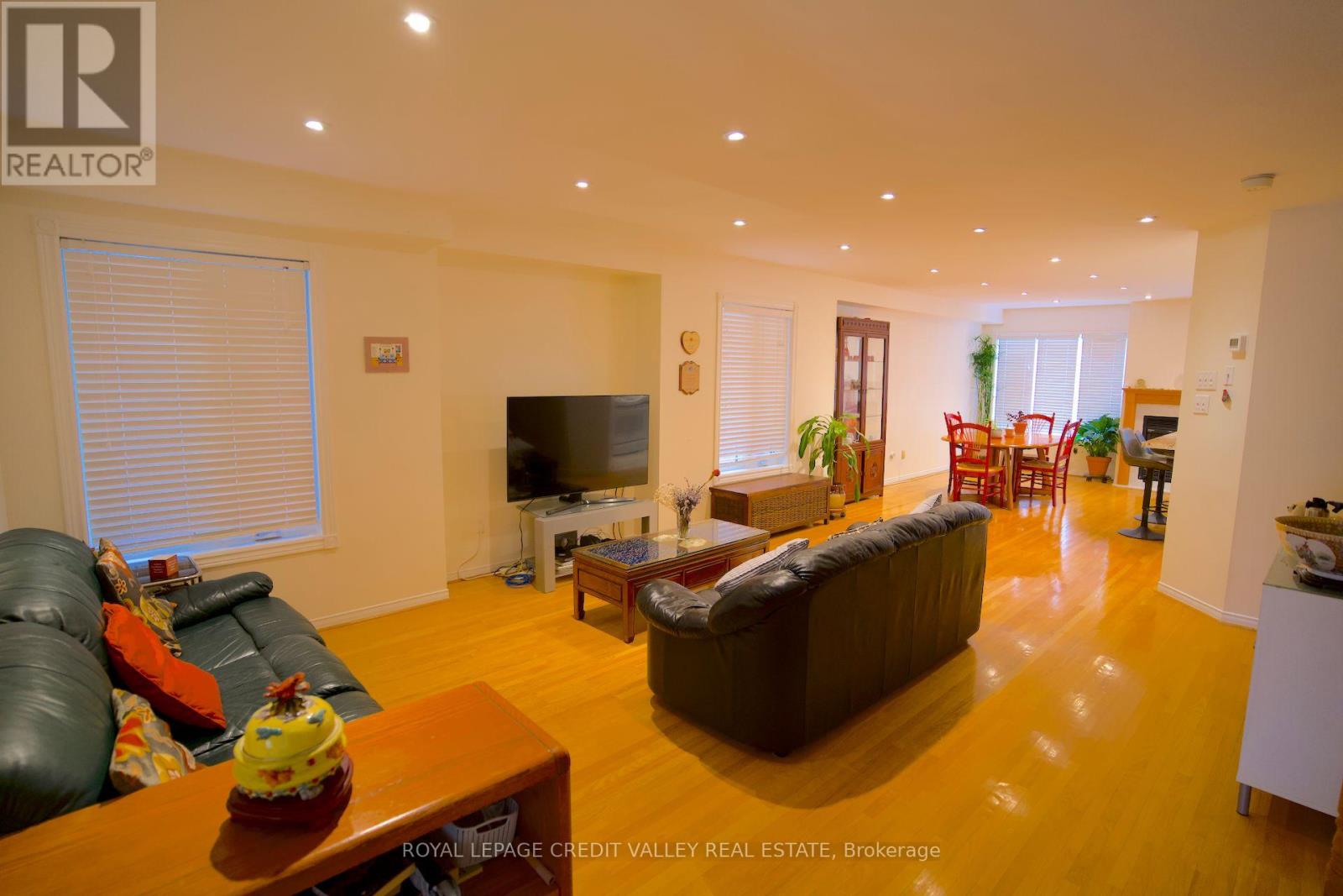 464 Dalmuir Mews, Mississauga, Ontario  L4Z 3W2 - Photo 7 - W12372424