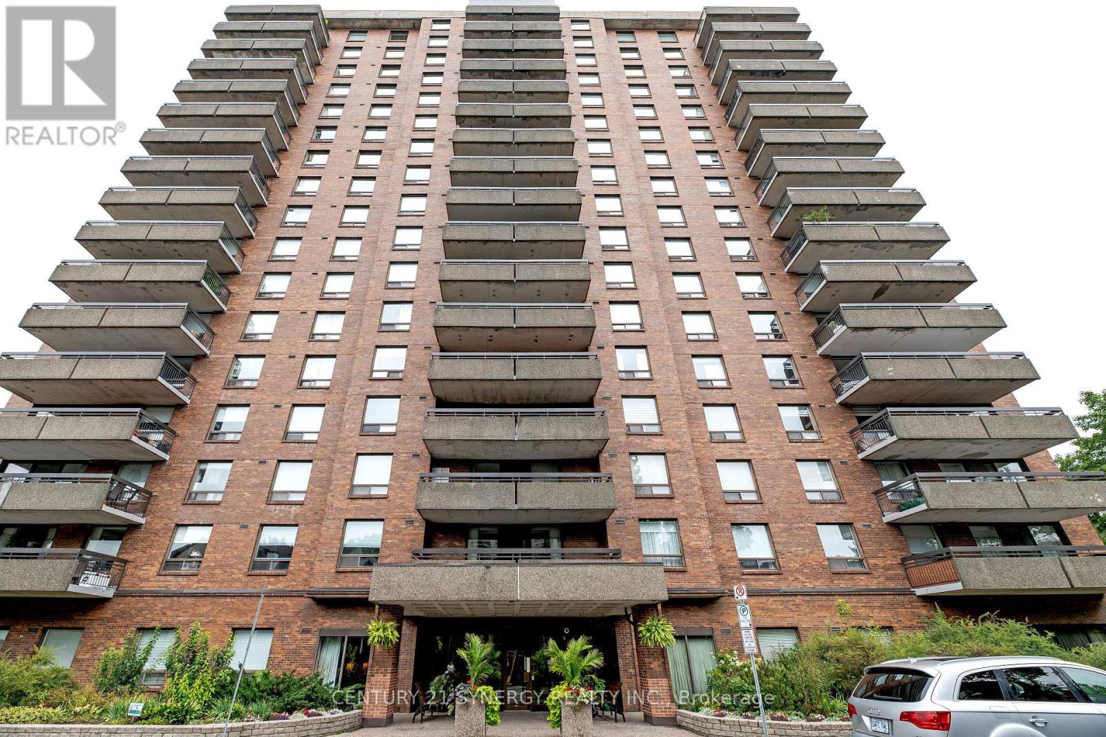 403 - 20 The Driveway Drive, Ottawa, Ontario  K2P 1C8 - Photo 2 - X12372432