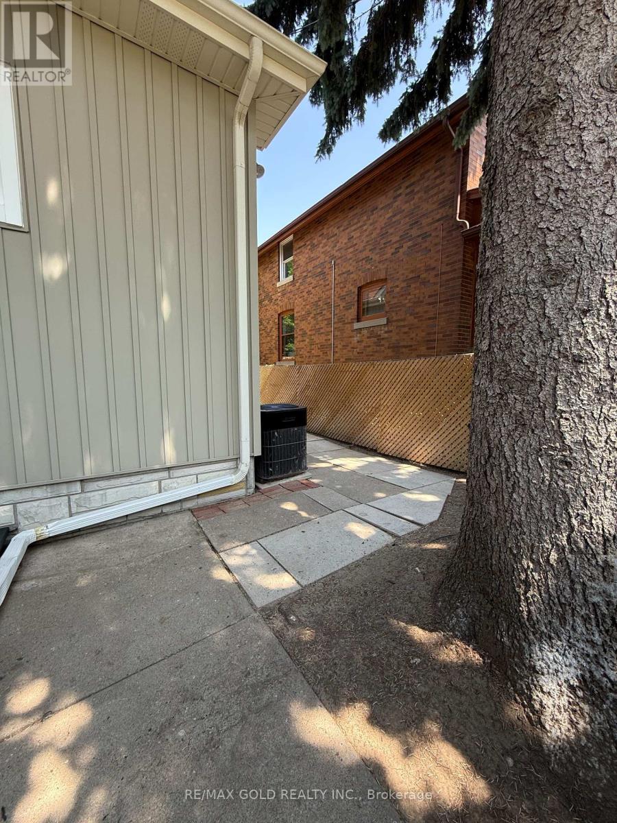 70 West Street W, Brampton, Ontario  L6X 1V9 - Photo 3 - W12372426