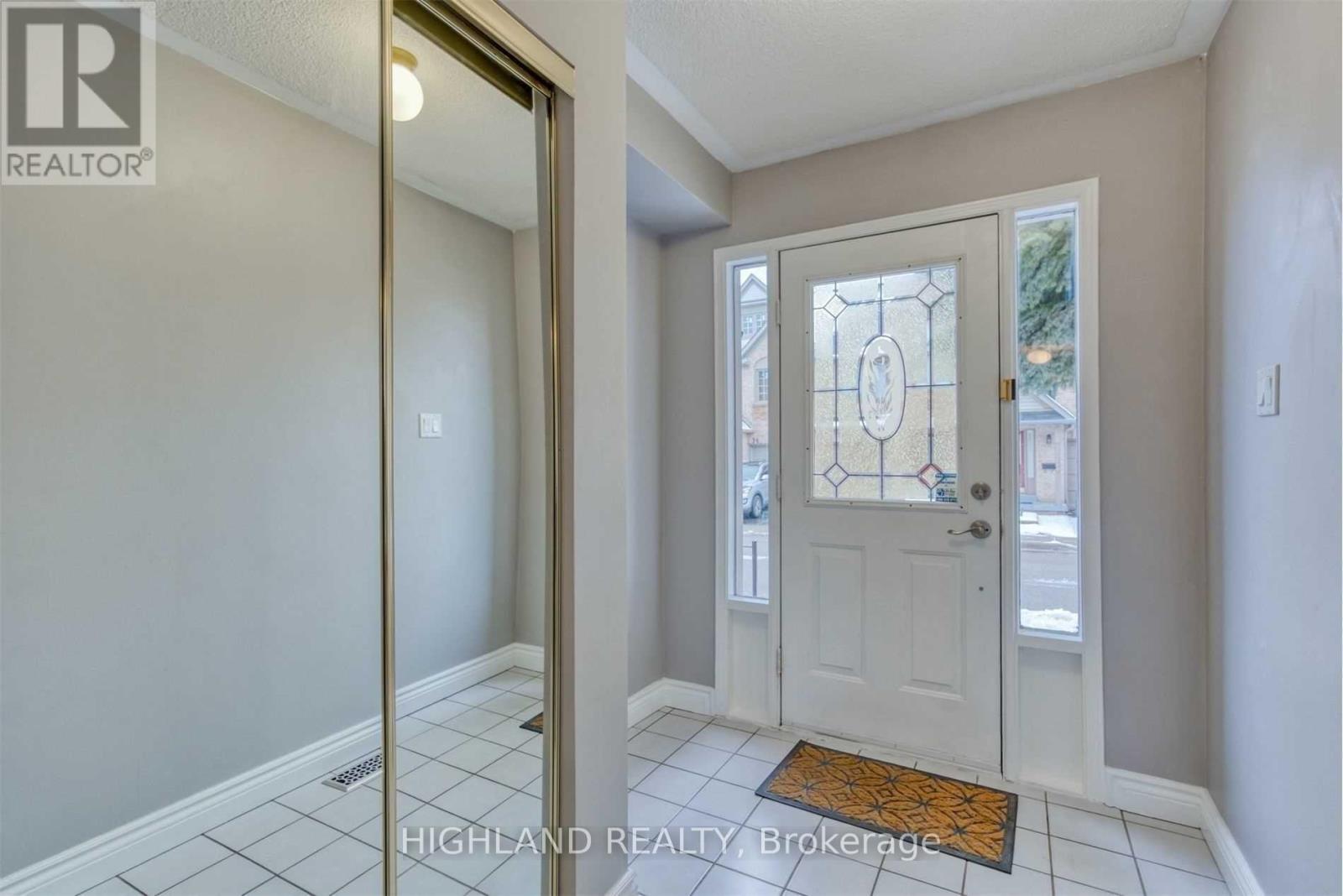 26 - 1292 Sherwood Mills Boulevard, Mississauga, Ontario  L5V 2G8 - Photo 3 - W12372430