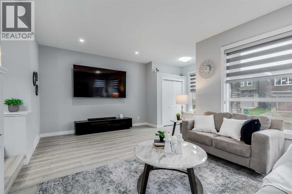 Property at 1037 Chinook Gate Heath SW image 4