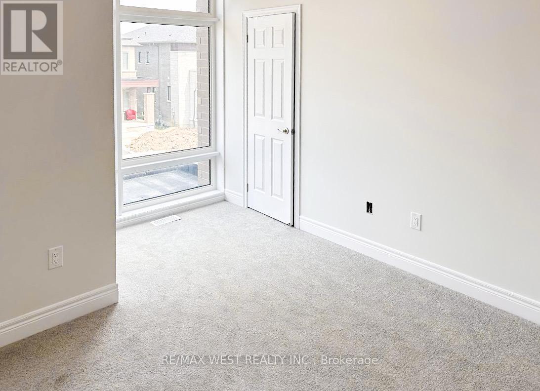 52 Kessler Drive, Brampton, Ontario  L6R 4E7 - Photo 10 - W12354247