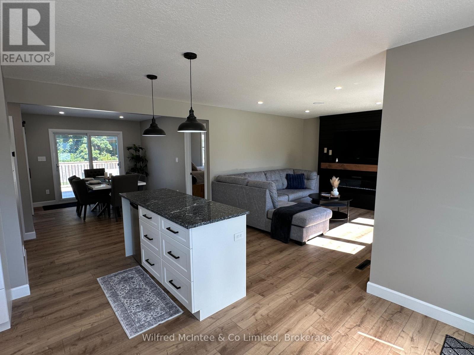 166 Cornwall Street, Waterloo, Ontario  N2J 1H6 - Photo 16 - X12372442
