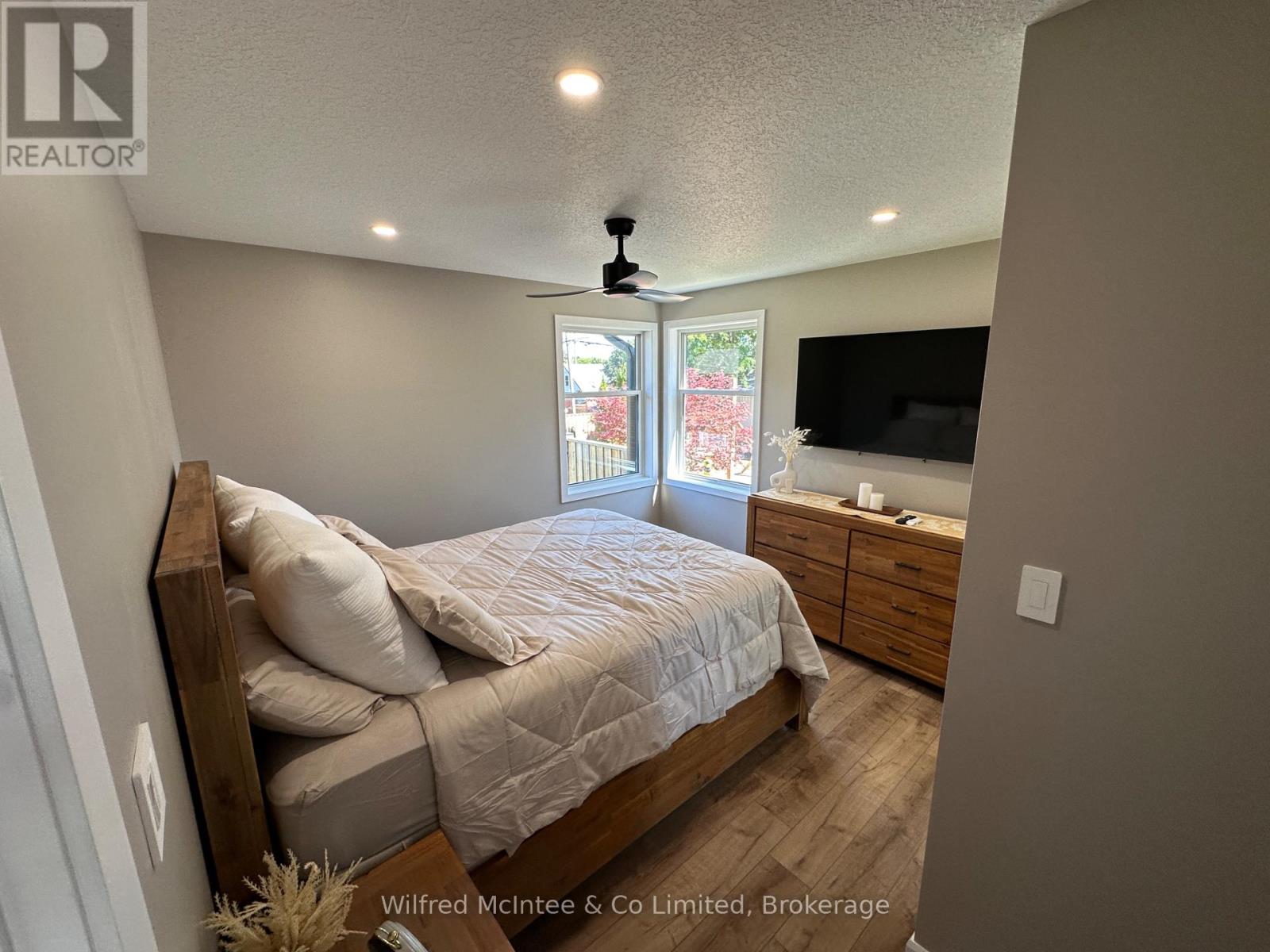 166 Cornwall Street, Waterloo, Ontario  N2J 1H6 - Photo 24 - X12372442